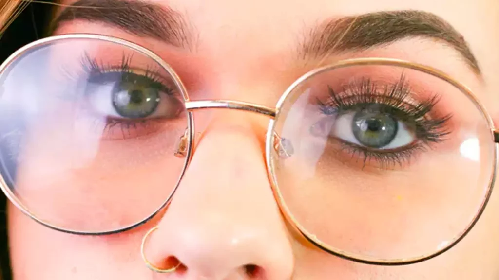 lash extensions with glasses