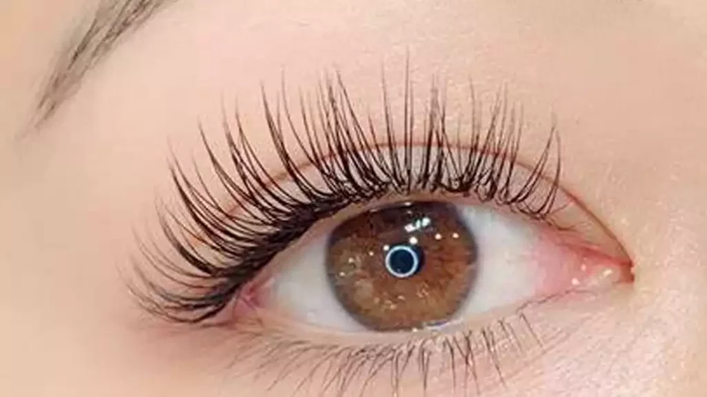 what are hybrid lash extensions
