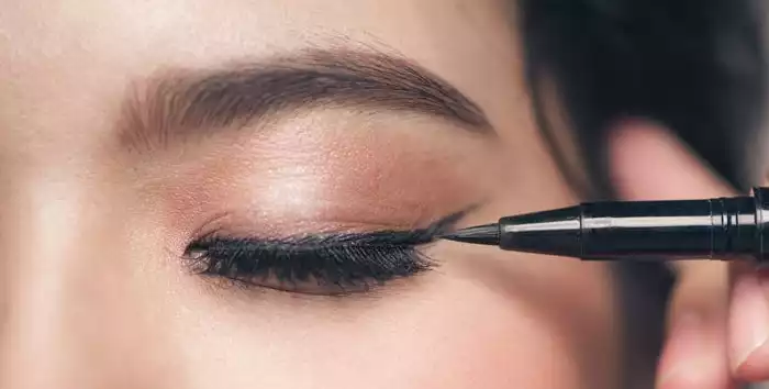 eyeliner for lash extensions