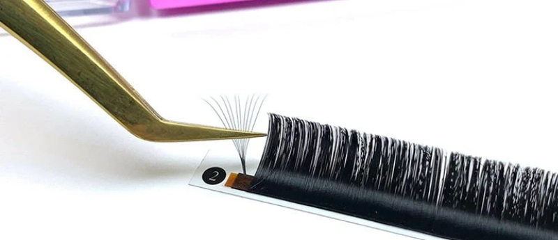 what are easy fan lashes